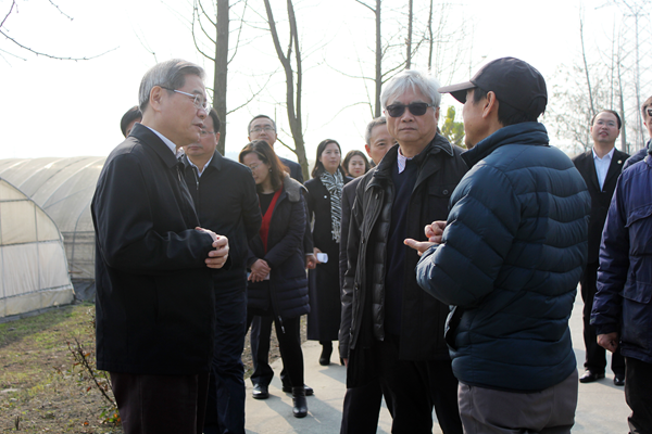 12月26日，中共中央台办、国务院台办主任张志军一行走访调研新津台创园